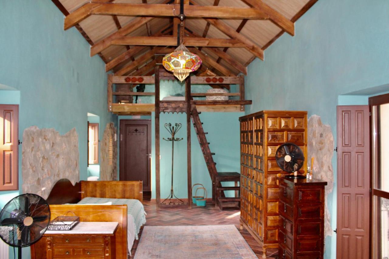 Room In Villa - Beautiful Accommodation At The Heart Of Andalusia プエンテ・ヘニル エクステリア 写真